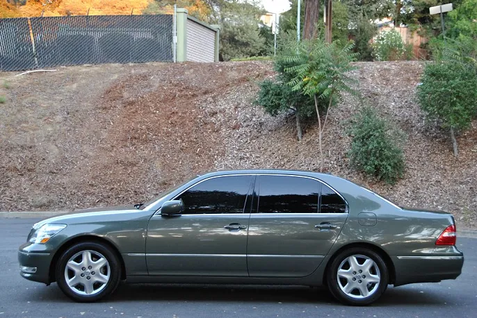 2004 Lexus LS