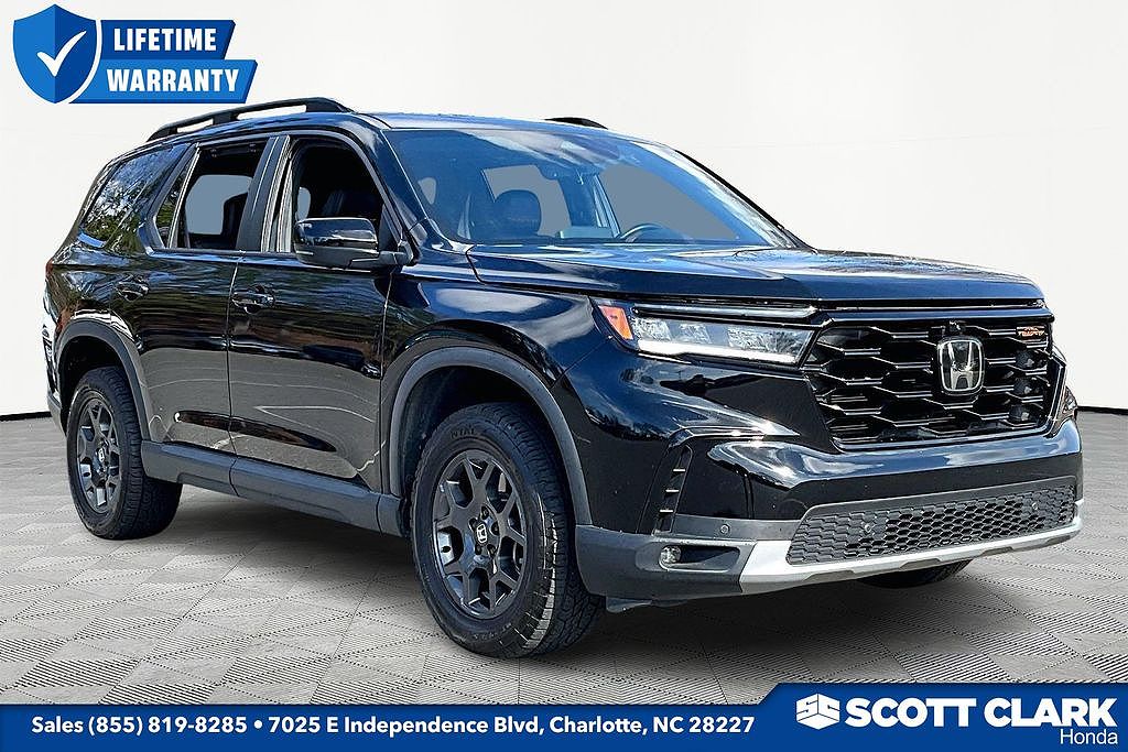 2024 Honda Pilot TrailSport photo 2