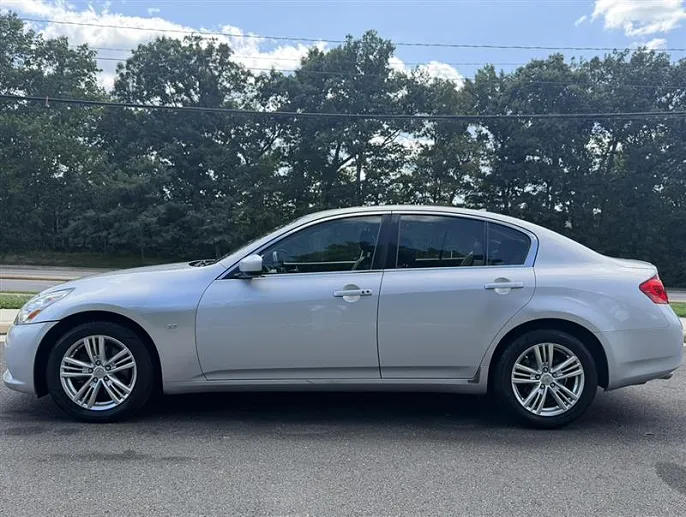 2015 Infiniti Q40
