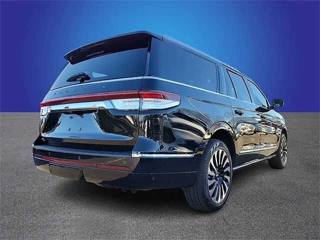 2023 Lincoln Navigator L