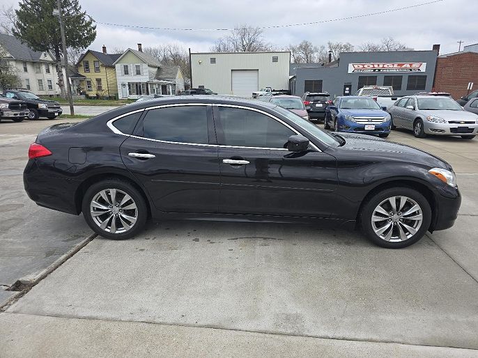 2013 Infiniti M37