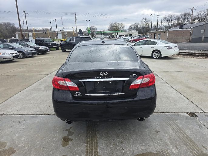 2013 Infiniti M37