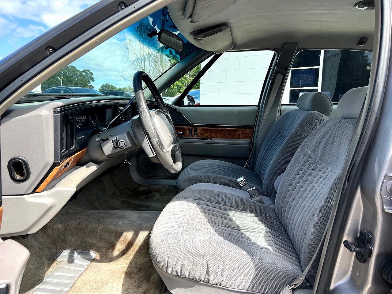 1995 Buick LeSabre Custom image 8