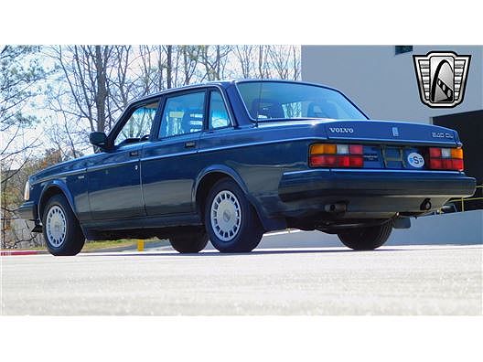 1989 Volvo 240 null image 4