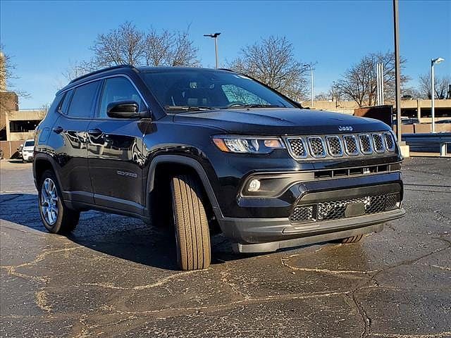 2024 Jeep Compass Latitude image 1