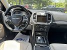 2016 Chrysler 300 null image 9