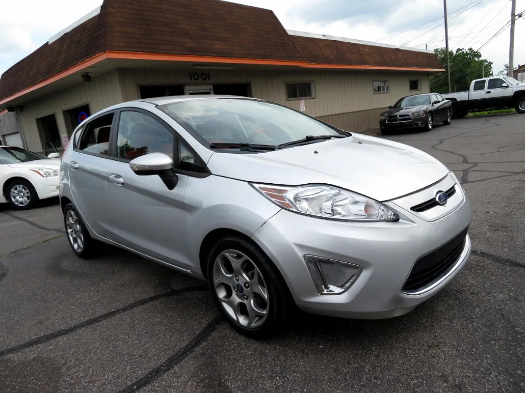 2012 Ford Fiesta SES image 2