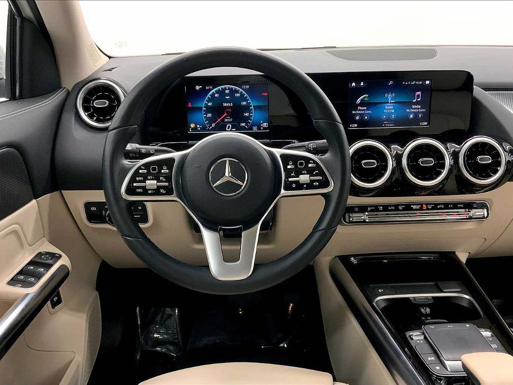 2021 Mercedes-Benz GLA 250 image 3