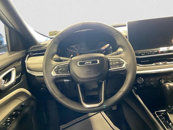 2023 Jeep Compass Limited photo 4