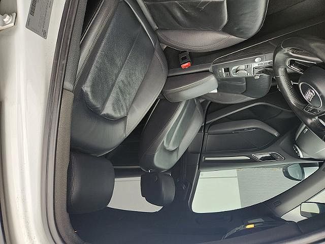2017 Audi A3 Premium image 3