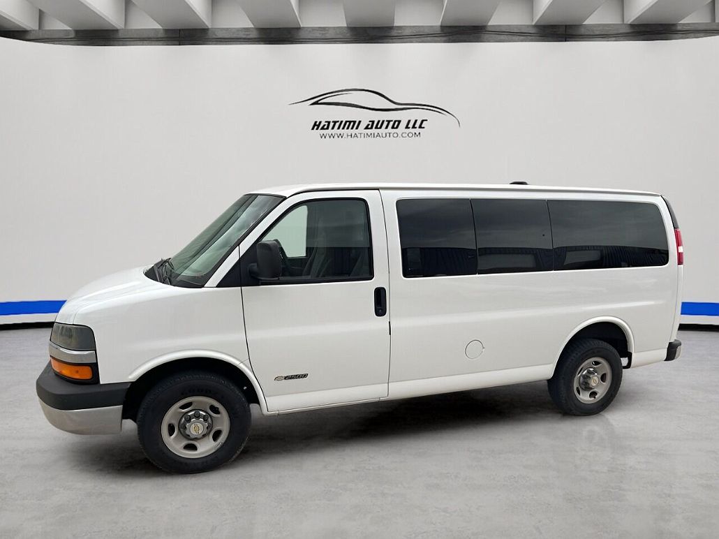 2003 Chevrolet Express 2500 image 3