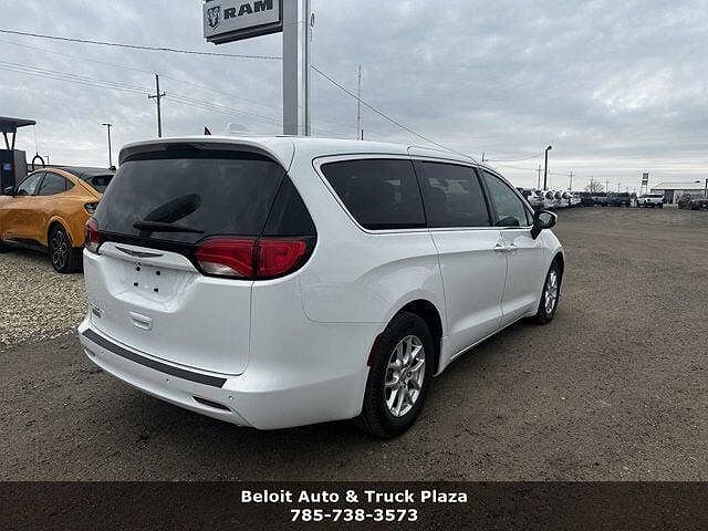 2019 Chrysler Pacifica LX image 5