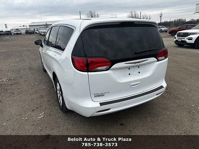 2019 Chrysler Pacifica LX image 7