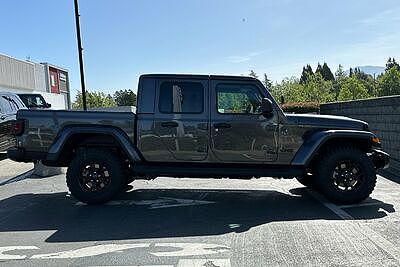 2025 Jeep Gladiator