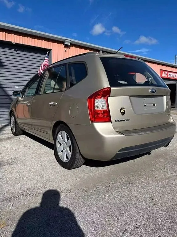 2007 Kia Rondo