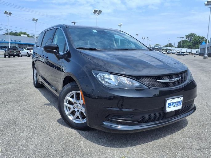 2023 Chrysler Voyager