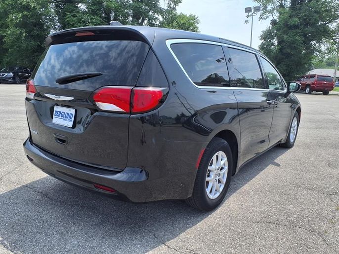2023 Chrysler Voyager