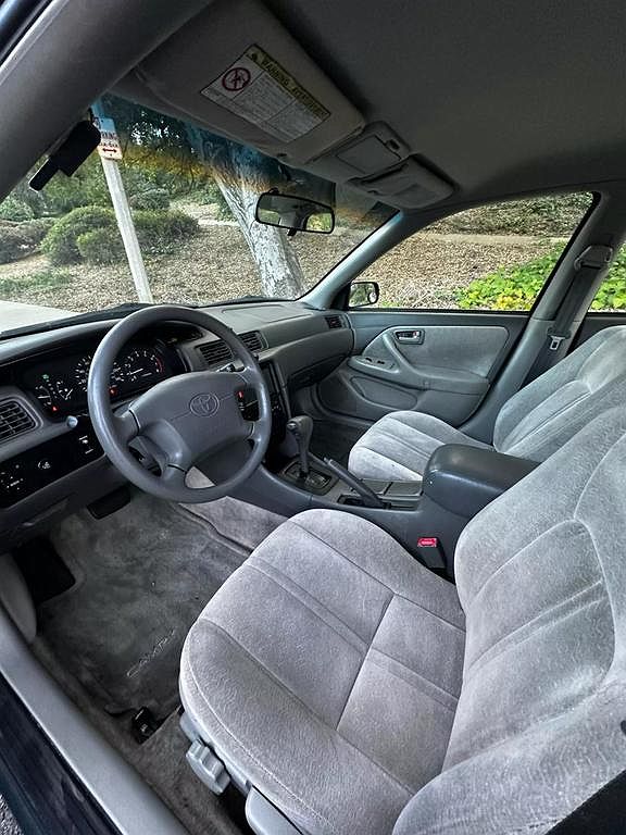 1997 Toyota Camry LE image 16