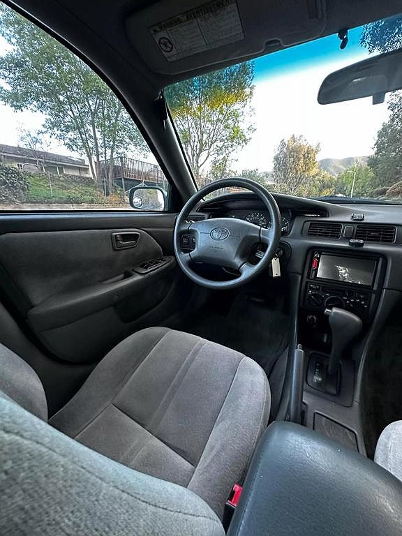 1997 Toyota Camry LE image 27