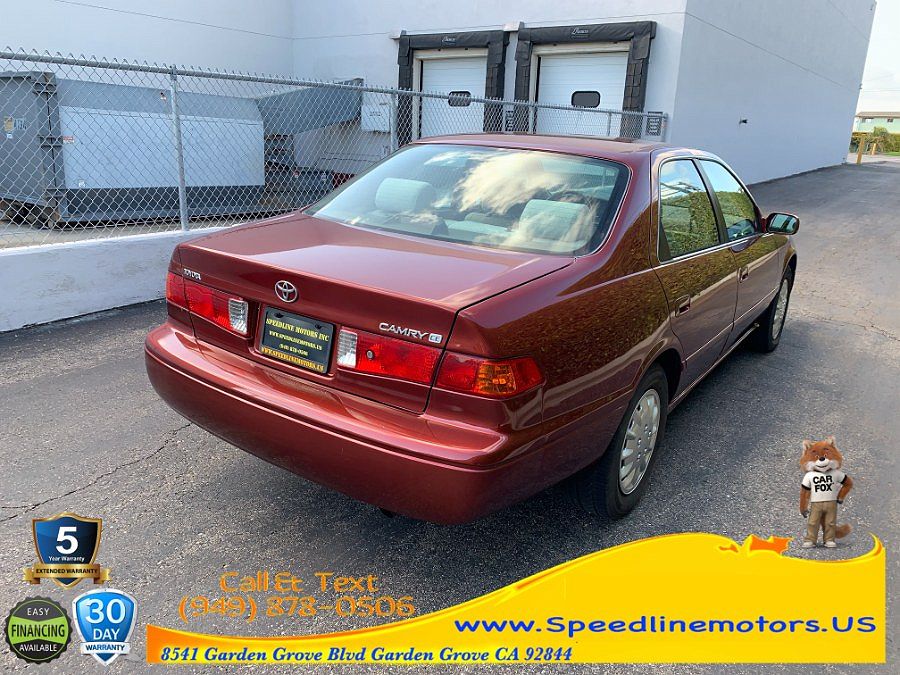 2001 Toyota Camry LE image 6