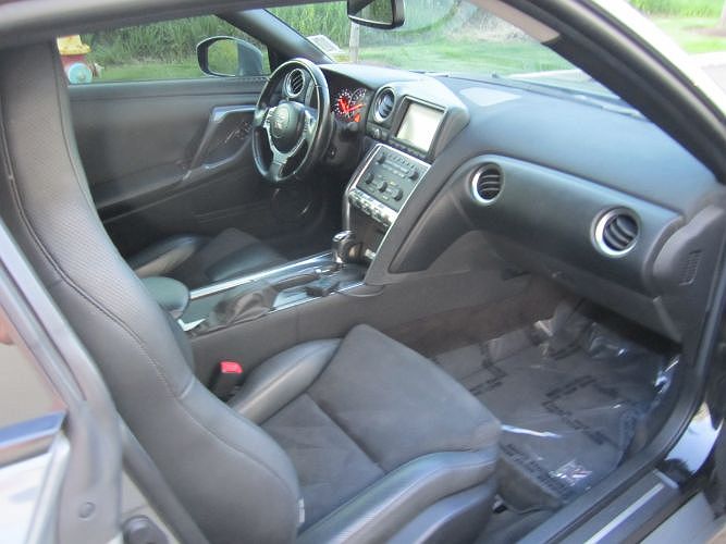 2009 Nissan GT-R Premium image 28