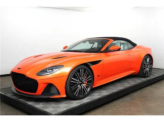 2022 Aston Martin DBS