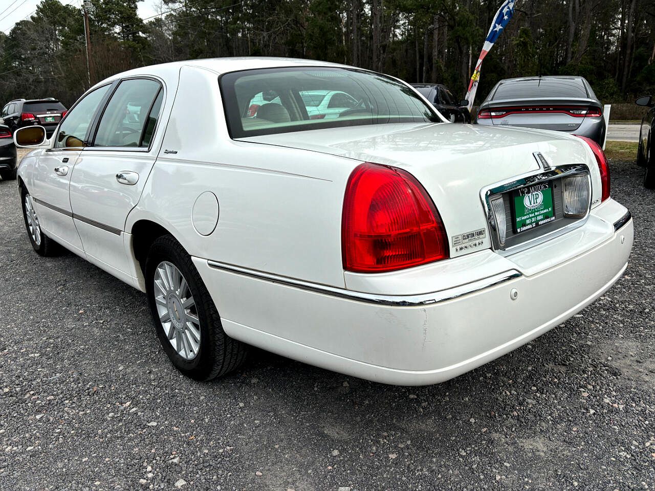 2005 Lincoln Town Car Signature image 6