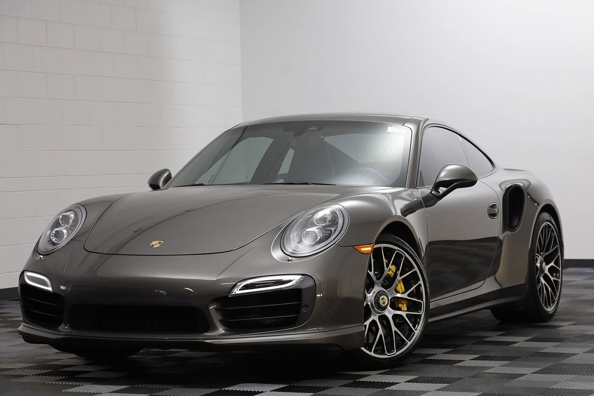 2016 Porsche 911 Turbo photo 9