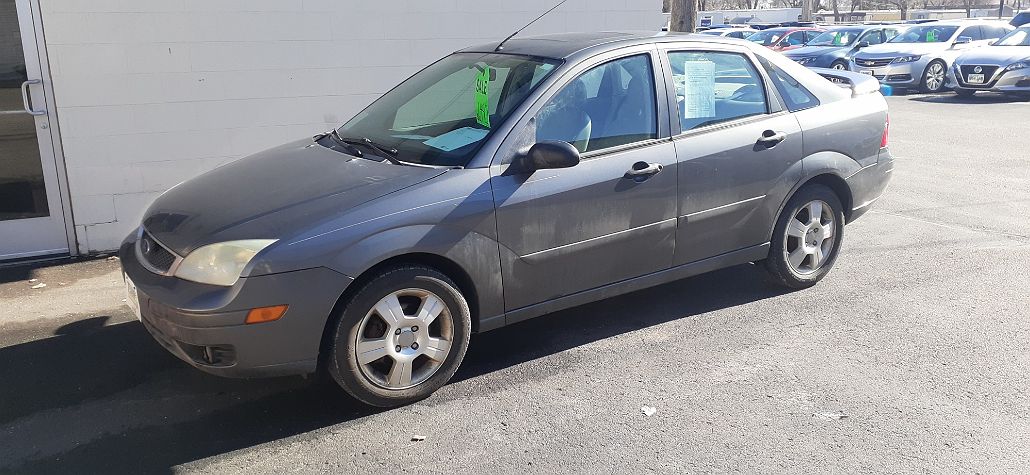2005 Ford Focus S image 2