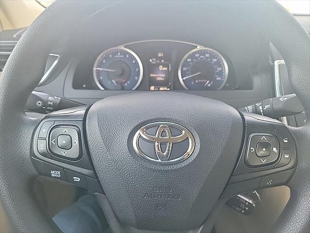 2017 Toyota Camry null image 12