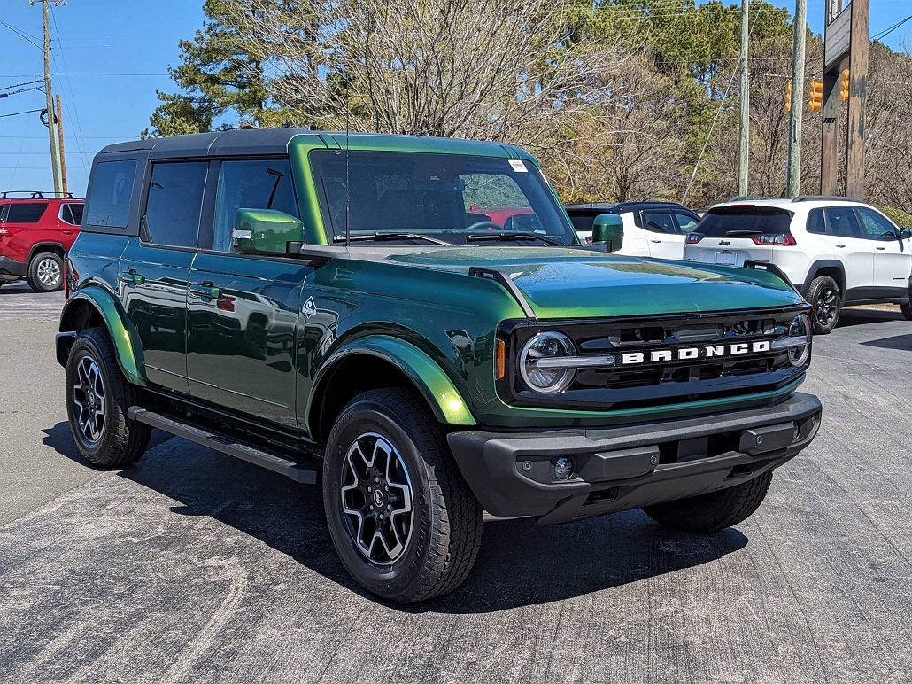 2024 Ford Bronco Outer Banks image 0