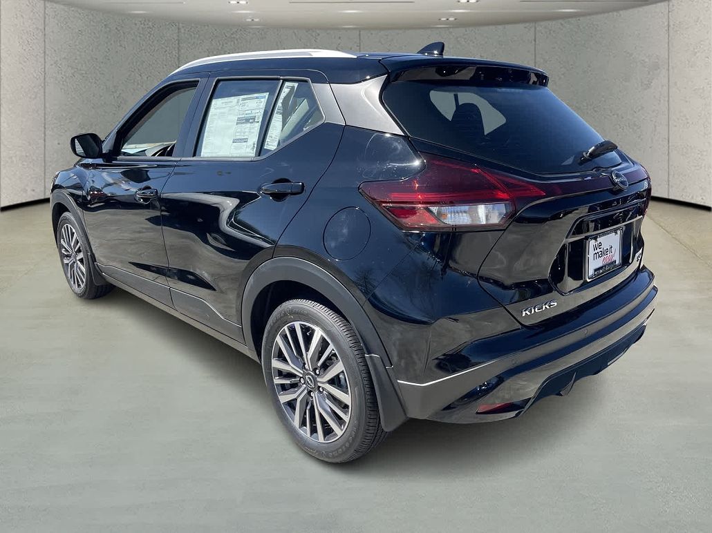 2024 Nissan Kicks SV image 2