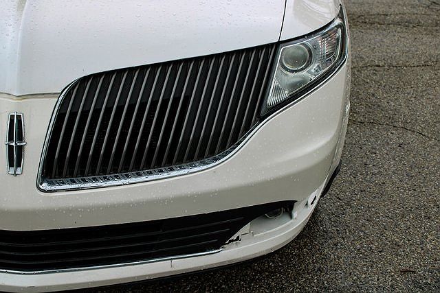 2015 Lincoln MKT null image 42