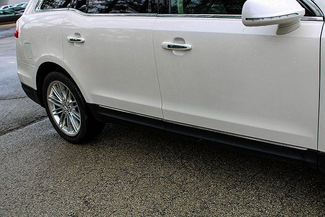 2015 Lincoln MKT null image 48