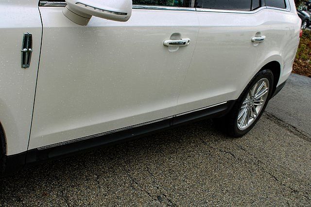 2015 Lincoln MKT null image 49