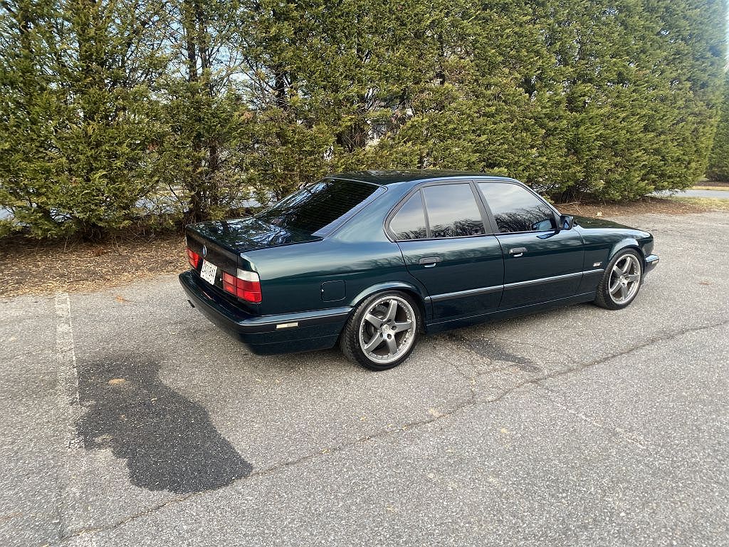 1995 BMW 5 Series 525i image 10