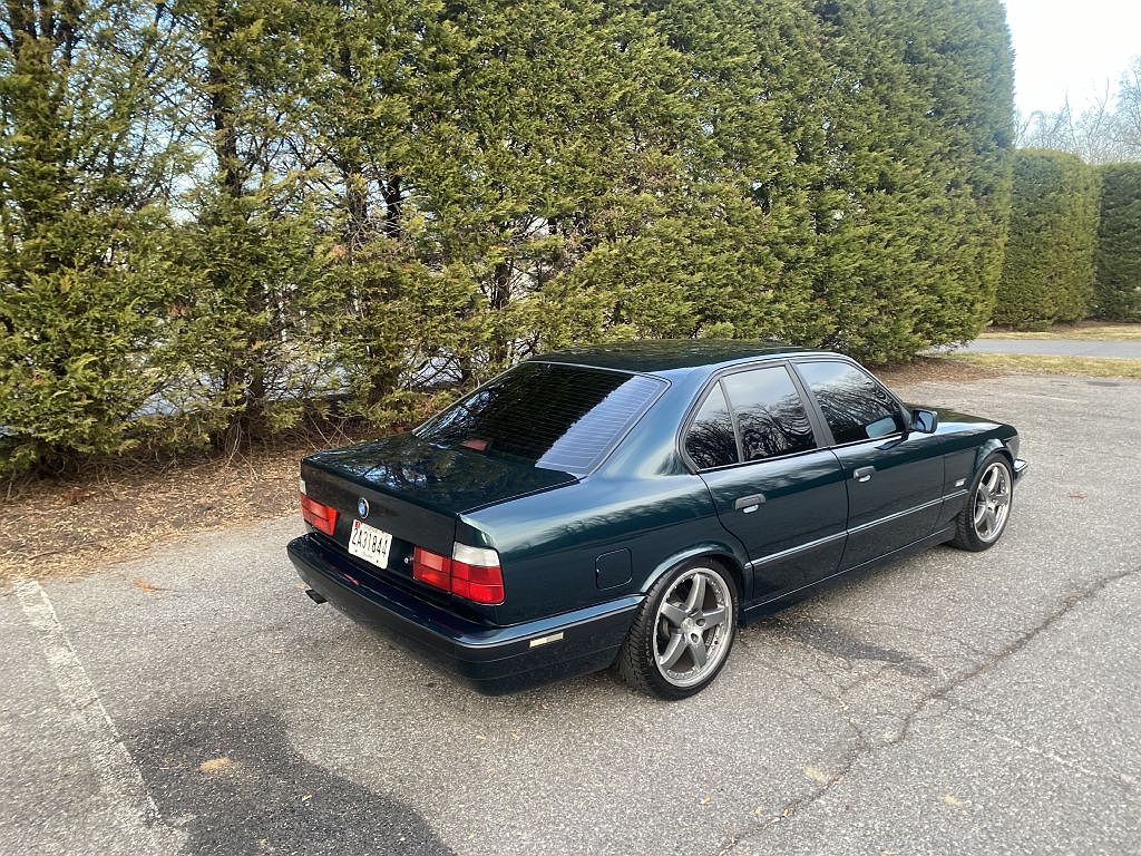 1995 BMW 5 Series 525i image 11