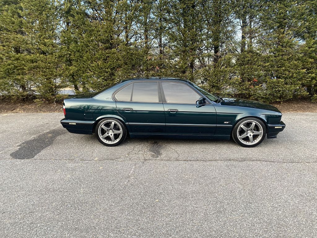 1995 BMW 5 Series 525i image 8