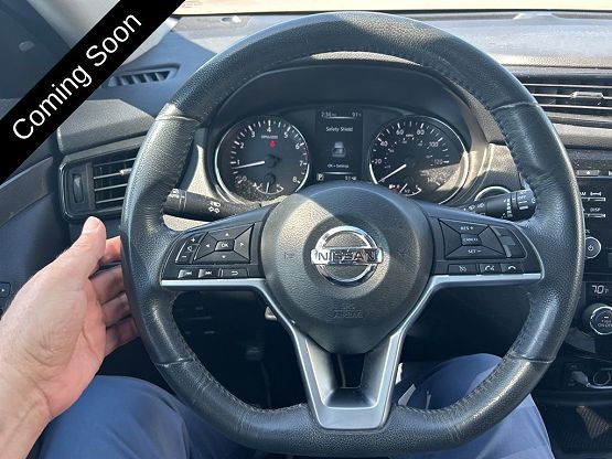 2017 Nissan Rogue SV photo 10