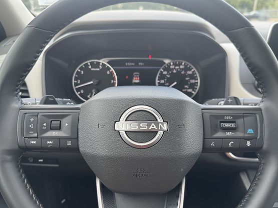 2025 Nissan Rogue SV photo 5