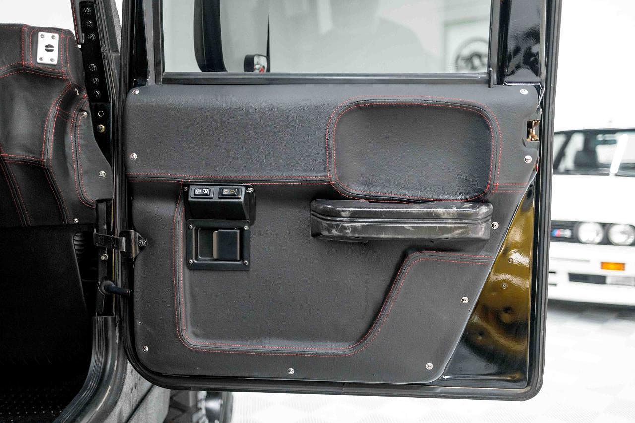 1999 AM General Hummer