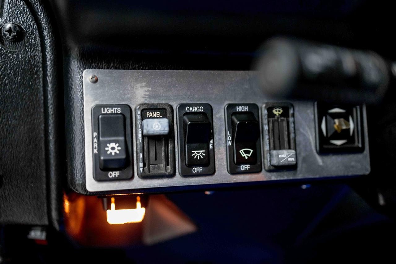 1999 AM General Hummer