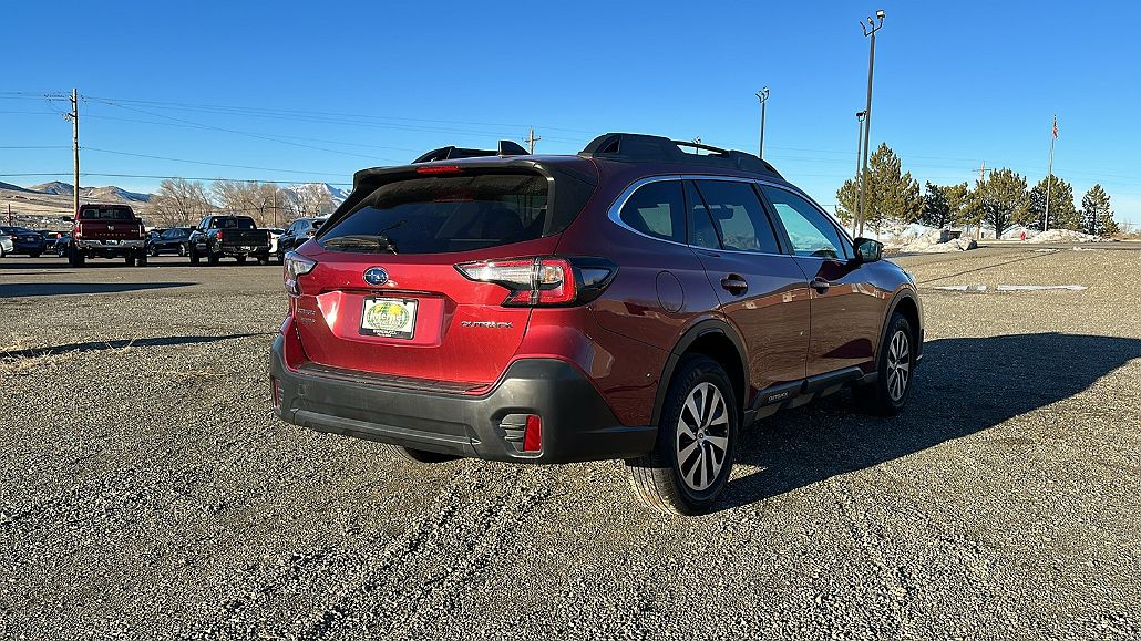 2021 Subaru Outback Premium image 3