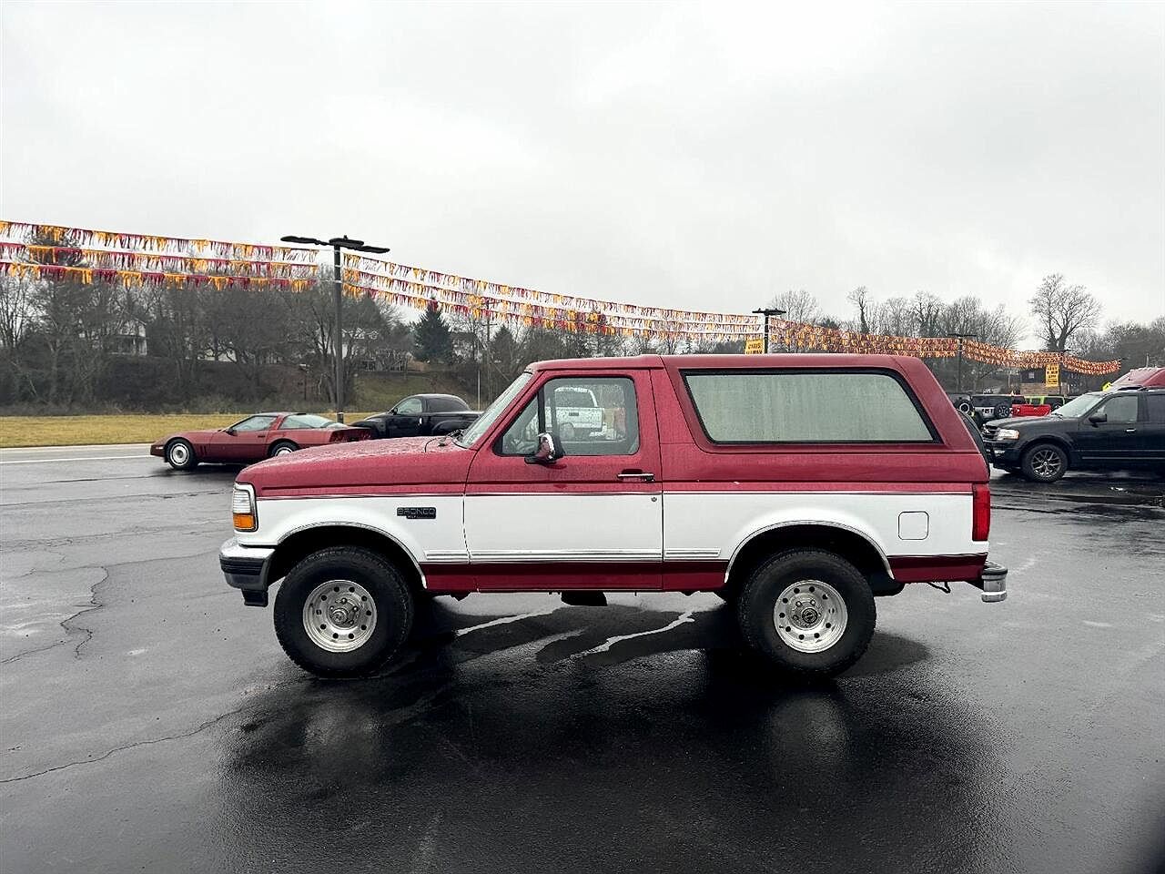 1995 Ford Bronco XLT image 9