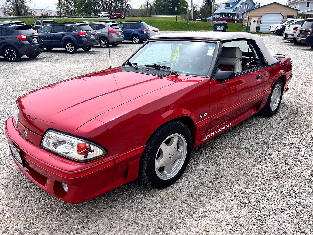 1987 Ford Mustang GT image 3