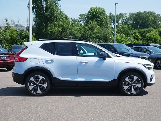 2026 Volvo XC40