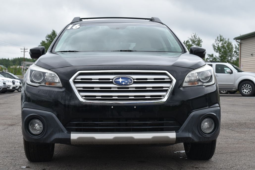 2016 Subaru Outback 2.5i Limited image 3