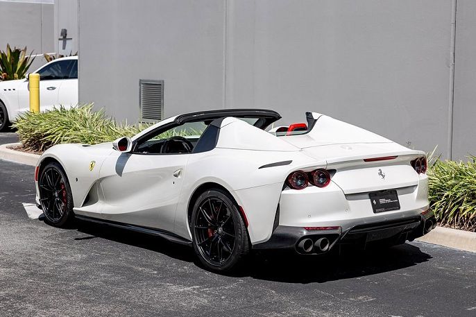 2021 Ferrari 812 GTS
