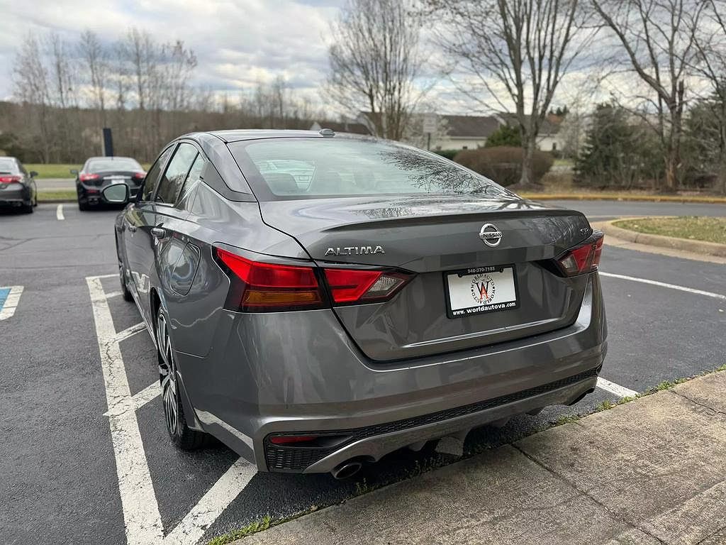 2019 Nissan Altima SR image 4
