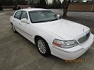 2004 Lincoln Town Car Signature image 2